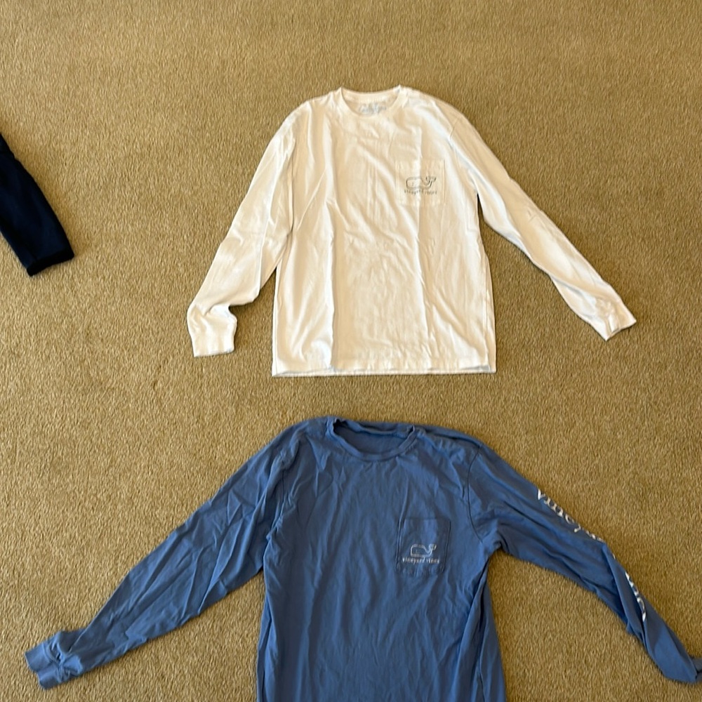 Men’s Vineyard Vine long sleeve Tshirt bundle men’s size S. White shirt NWOT